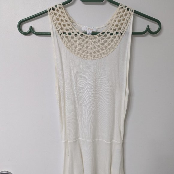 Aritzia Wilfred White Peplum Crochet Neckline Tank - Picture 1 of 2